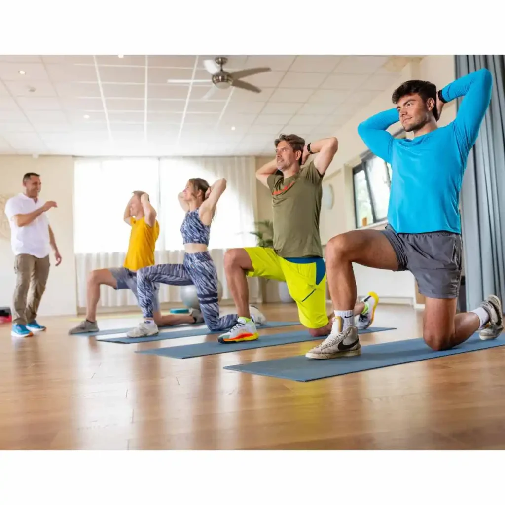 Krachttraining en weerstandsoefeningen helpen spiermassa te behouden.