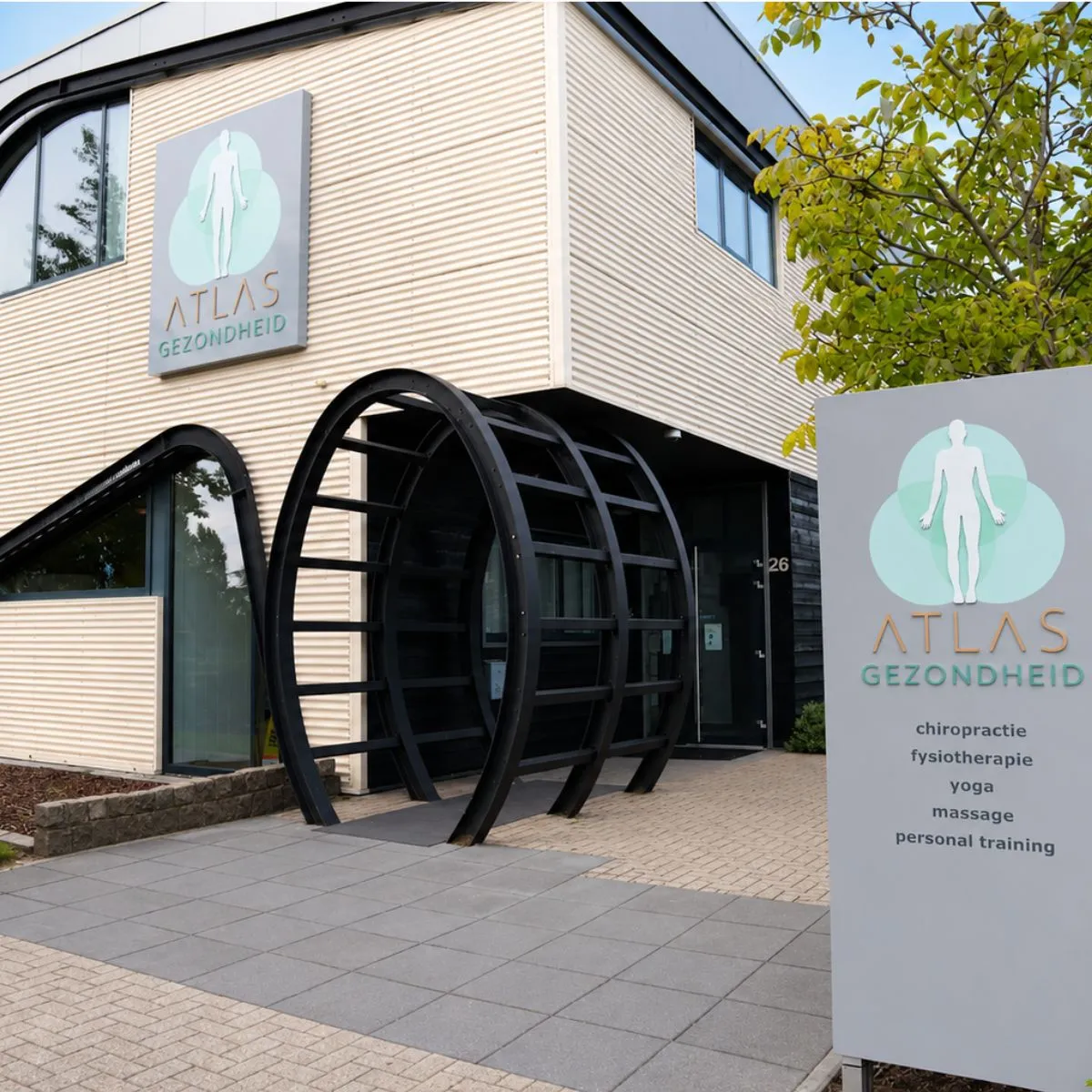 Buitenkant van Atlas Gezondheid Houten aan de Kruisboog